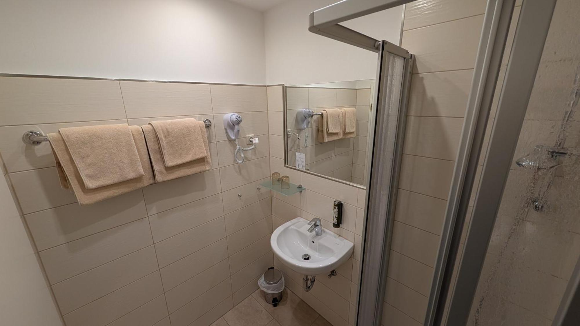 Hotel Am Bayrischen Platz Leipzig Buitenkant foto