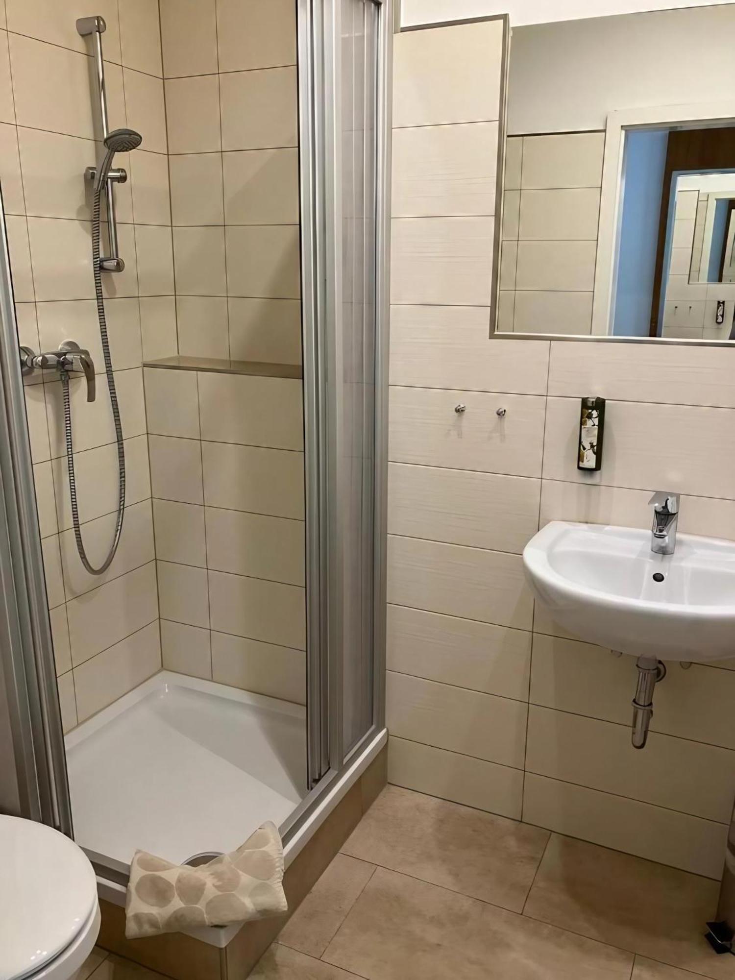 Hotel Am Bayrischen Platz Leipzig Buitenkant foto
